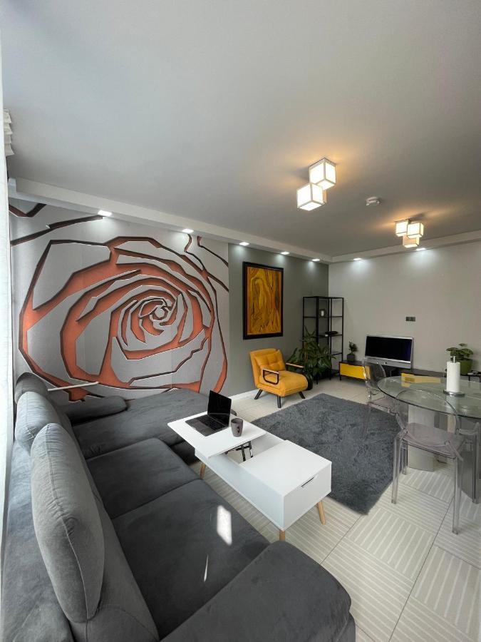 Bright: Flat With Balcony - Kitchen - Free Parking Leilighet Berlin Eksteriør bilde
