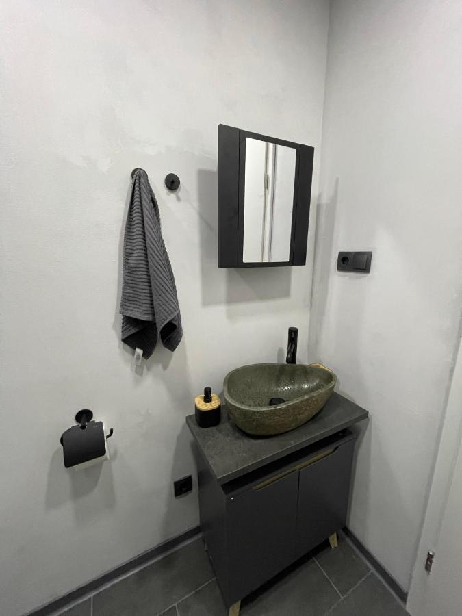 Bright: Flat With Balcony - Kitchen - Free Parking Leilighet Berlin Eksteriør bilde